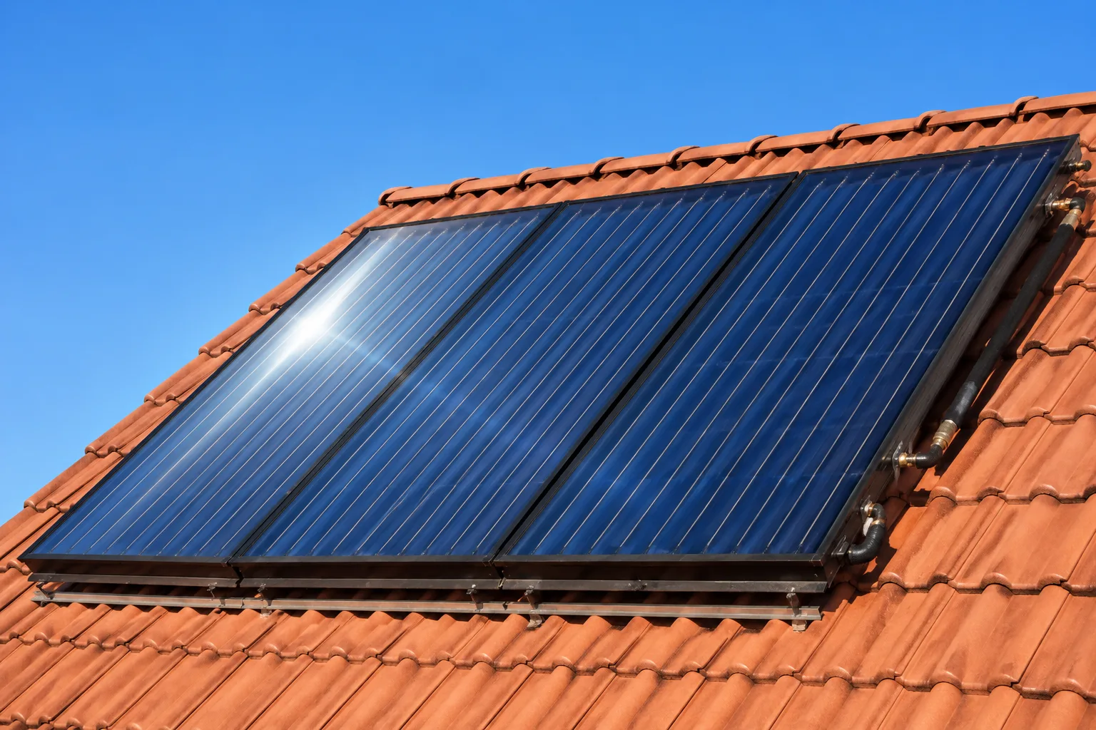 Capteurs solaires thermiques sur toiture